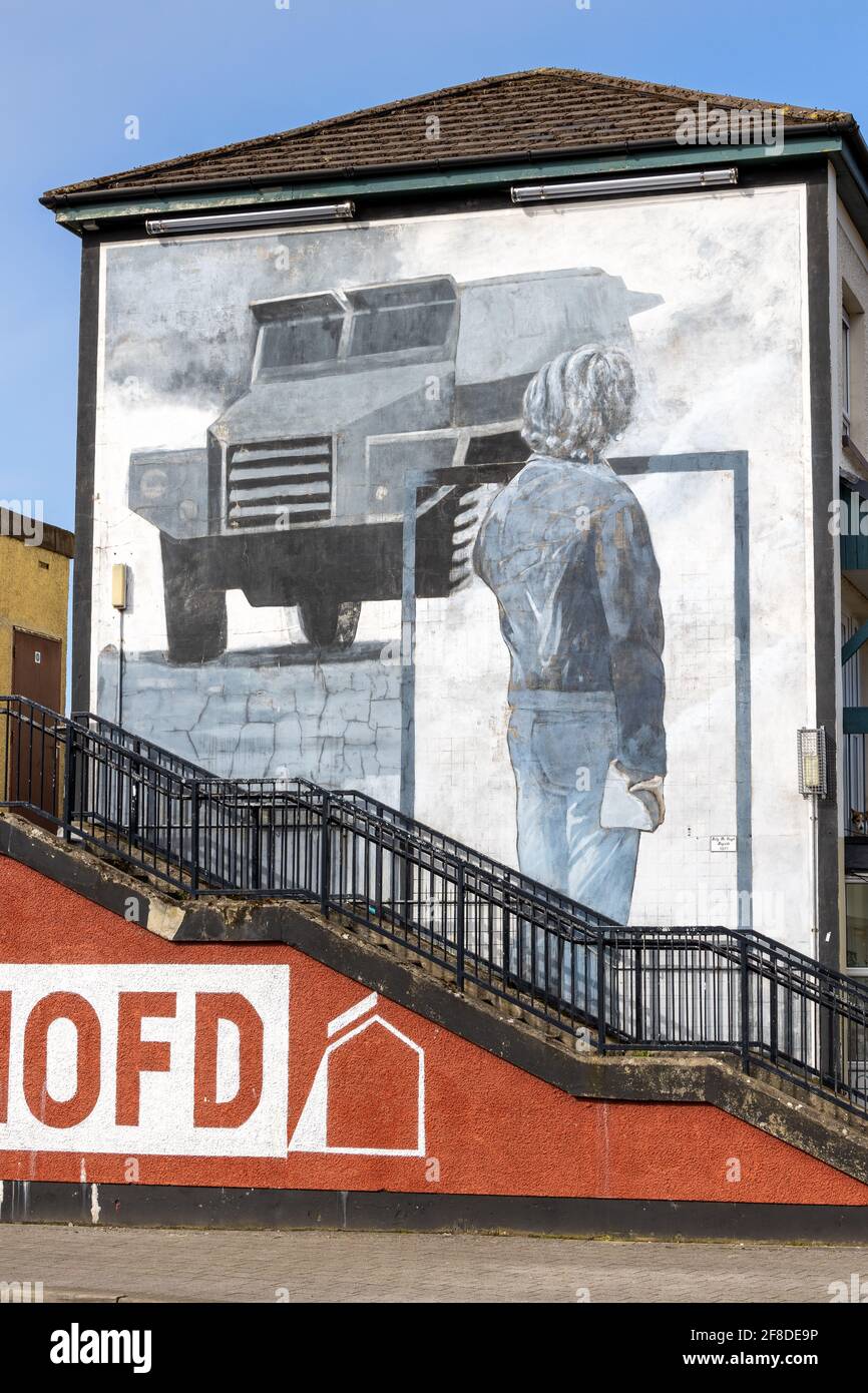 Wall Murals in Derry Stock Photo Alamy