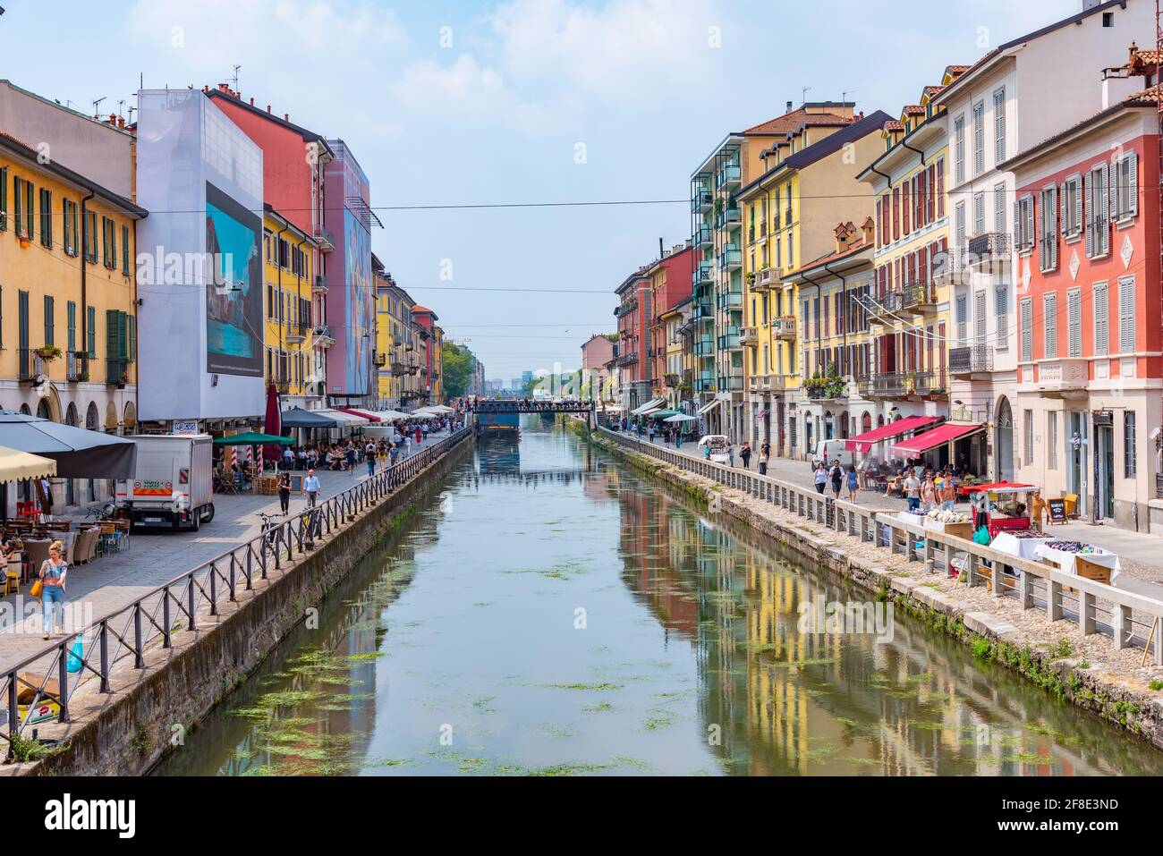 Milan, Italy: pedestrian bridge in the Porta Nuova Varesine district with  the construction site cranes for the new skyscraper called Vertical Nest  Stock Photo - Alamy