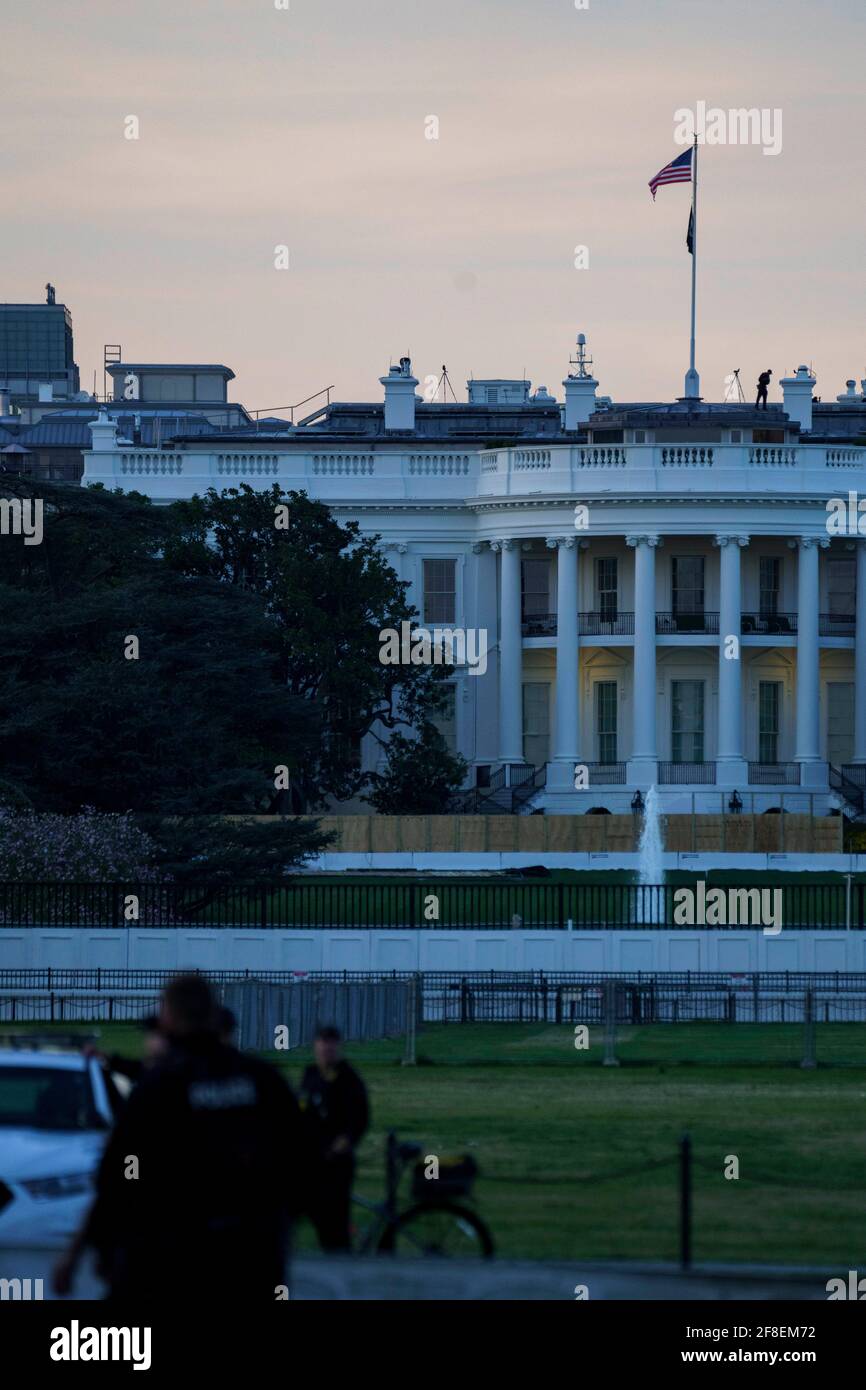 (210414) -- WASHINGTON, April 14, 2021 (Xinhua) -- Photo taken on April 13, 2021 shows the White House in Washington, DC, the United States. President Joe Biden will announce the withdrawal of U.S. troops from Afghanistan by Sept. 11 on Wednesday, multiple U.S. media outlets reported on Tuesday. The decision would extend U.S. military presence in Afghanistan past a May 1 deadline set in a deal between the previous administration and the Afghan Taliban. White House Press Secretary Jen Psaki told reporters at a daily briefing that Biden is expected to make a formal announcement of the dec Stock Photo