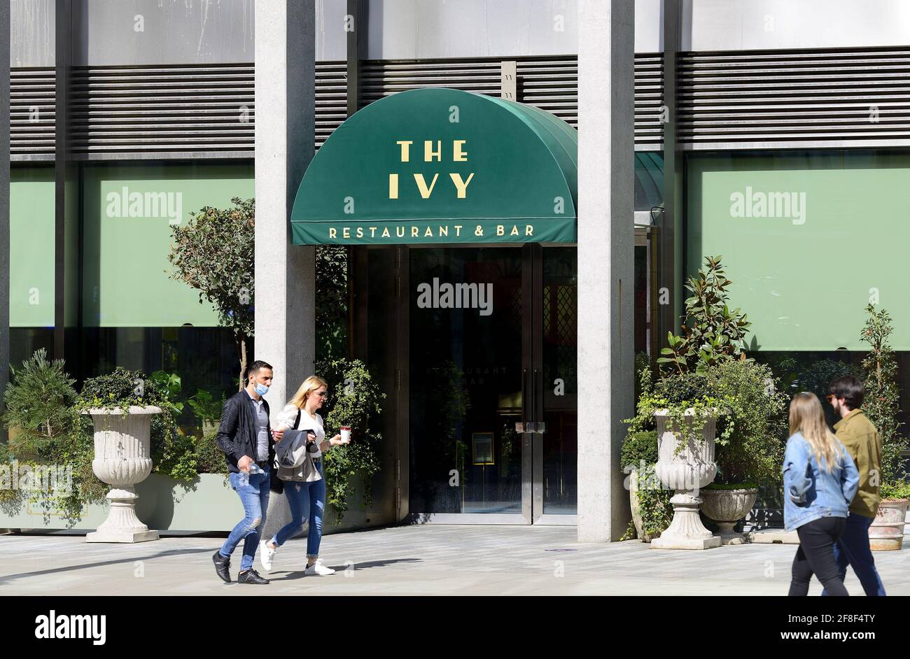 London, England, UK. The Ivy, restaurant and bar in Victoria Street Stock Photo