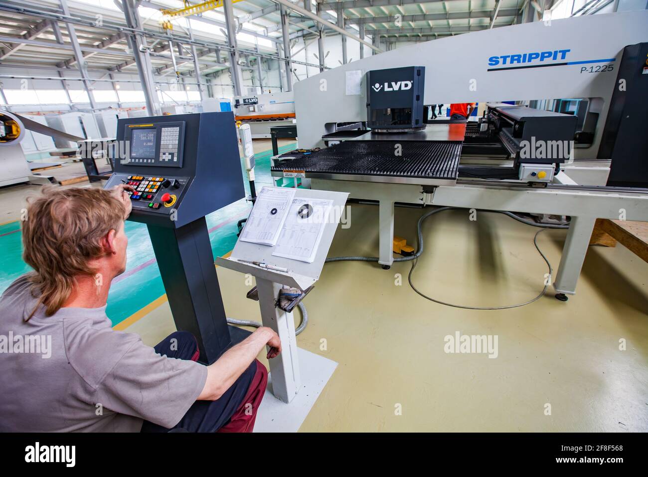Cnc plastic cutting machine hires stock photography and images Alamy