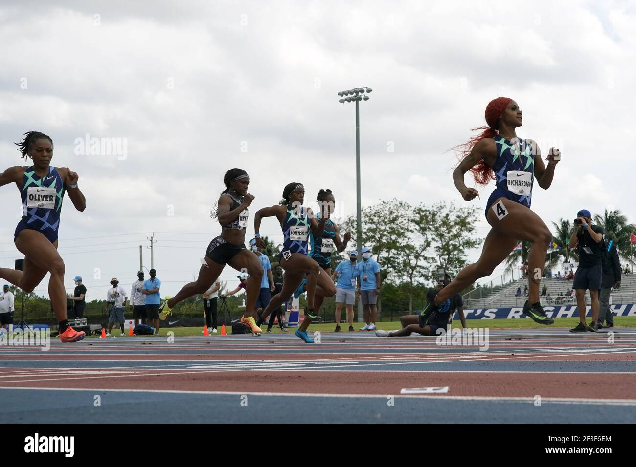 Sha'Carri Richardson (USA) defeats  Javianne Oliver (USA), Natalliah Whyte (JAM), Kortnei Johnson (USA) and Kiara Parker (USA) to win the women's 100m Stock Photo