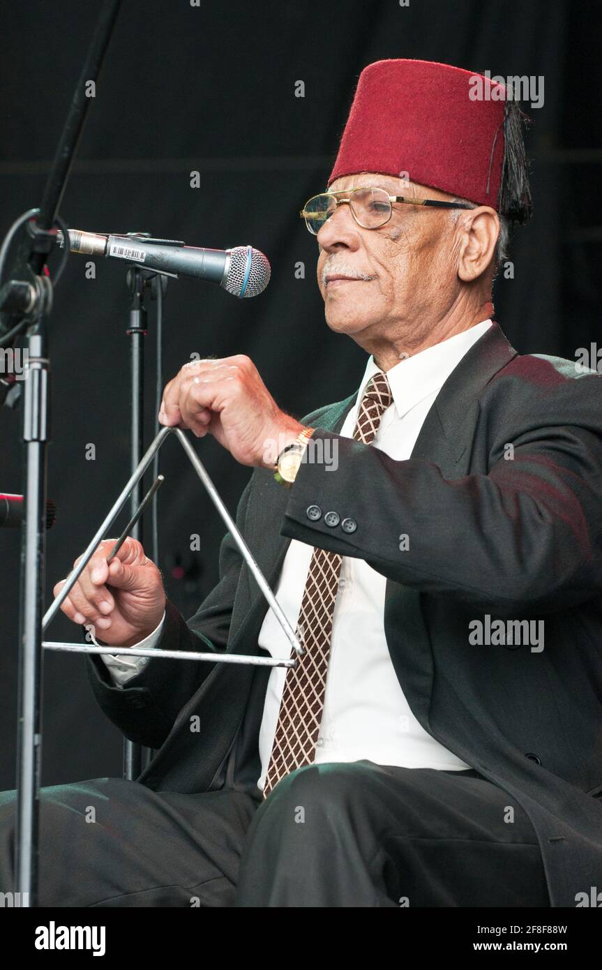 Abu arabi el tanbura hi-res stock photography and images - Alamy