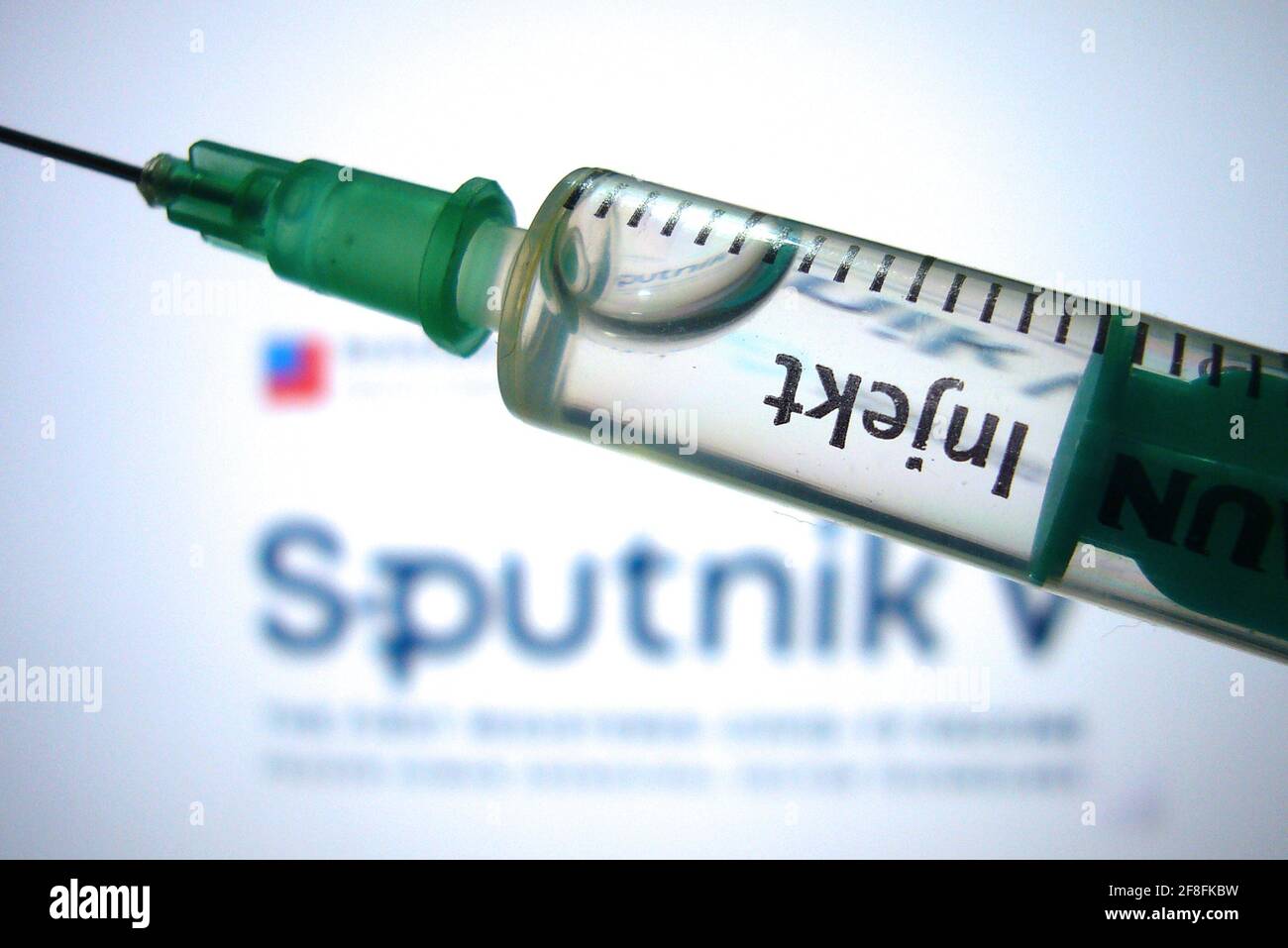 Hair, Deutschland. 14th Apr, 2021. Topic picture Sputnik V vaccine. Disposable syringe with vaccine for injection with a needle. Impfspritze | usage worldwide Credit: dpa/Alamy Live News Stock Photo