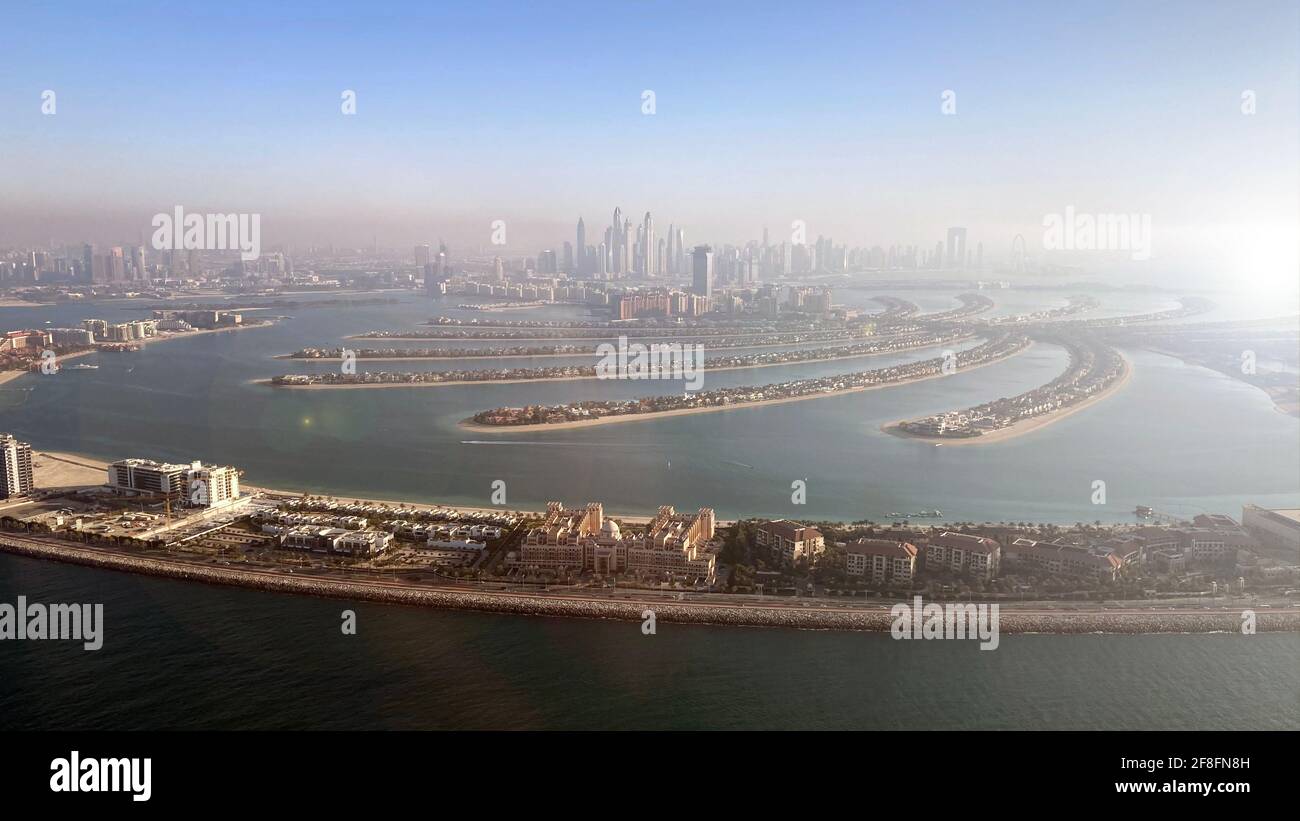 Dubai jumeirah palm aerial hi-res stock photography and images - Alamy