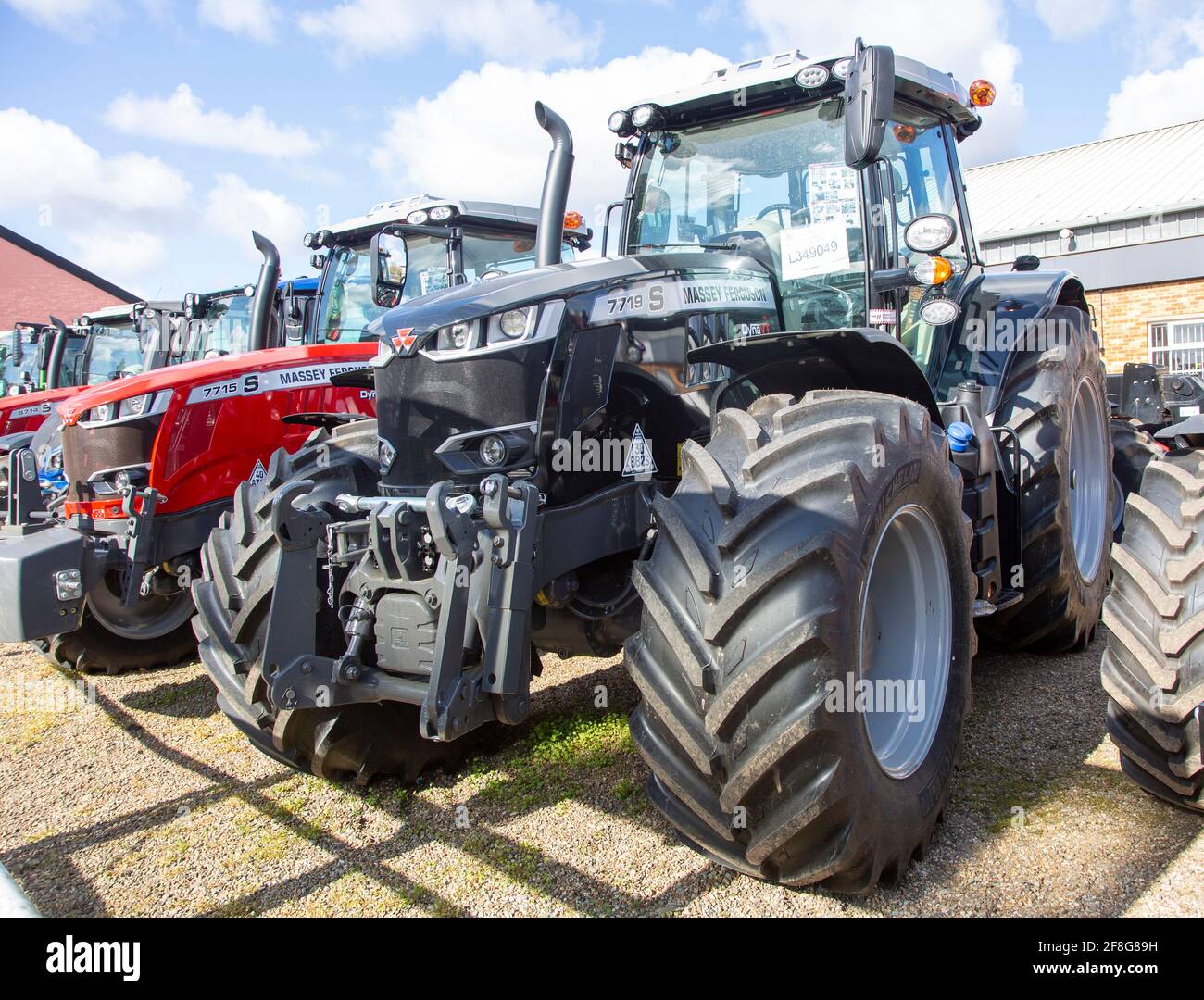 Page 3 Tractors Massey Ferguson Farming High Resolution Stock Photography And Images Alamy