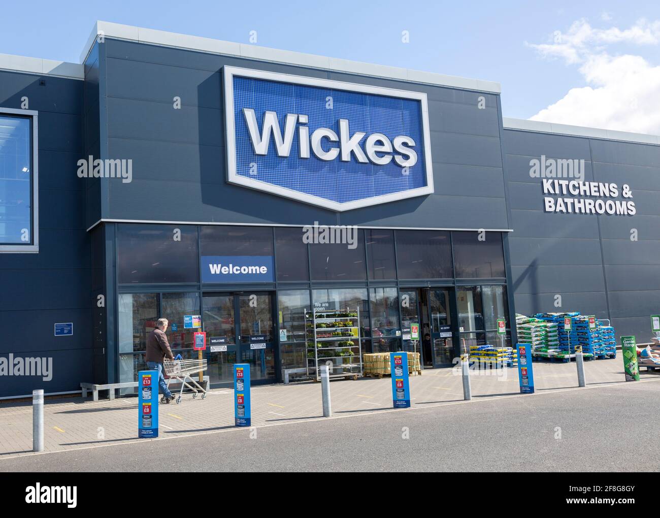 Wickes Shop High Resolution Stock Photography And Images Alamy