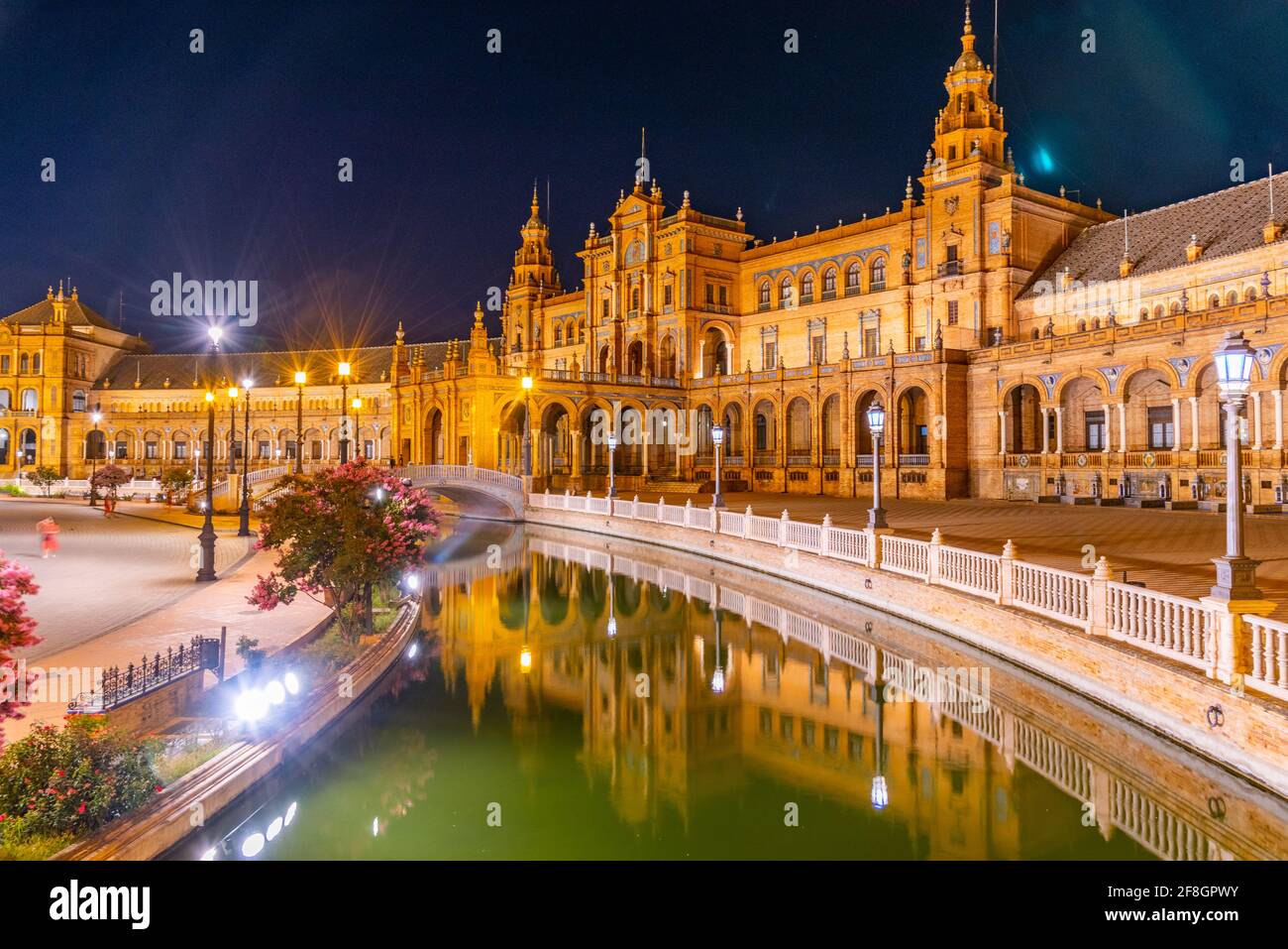 Night View Of Plaza De Espana In Sevilla Spain Stock Photo Alamy