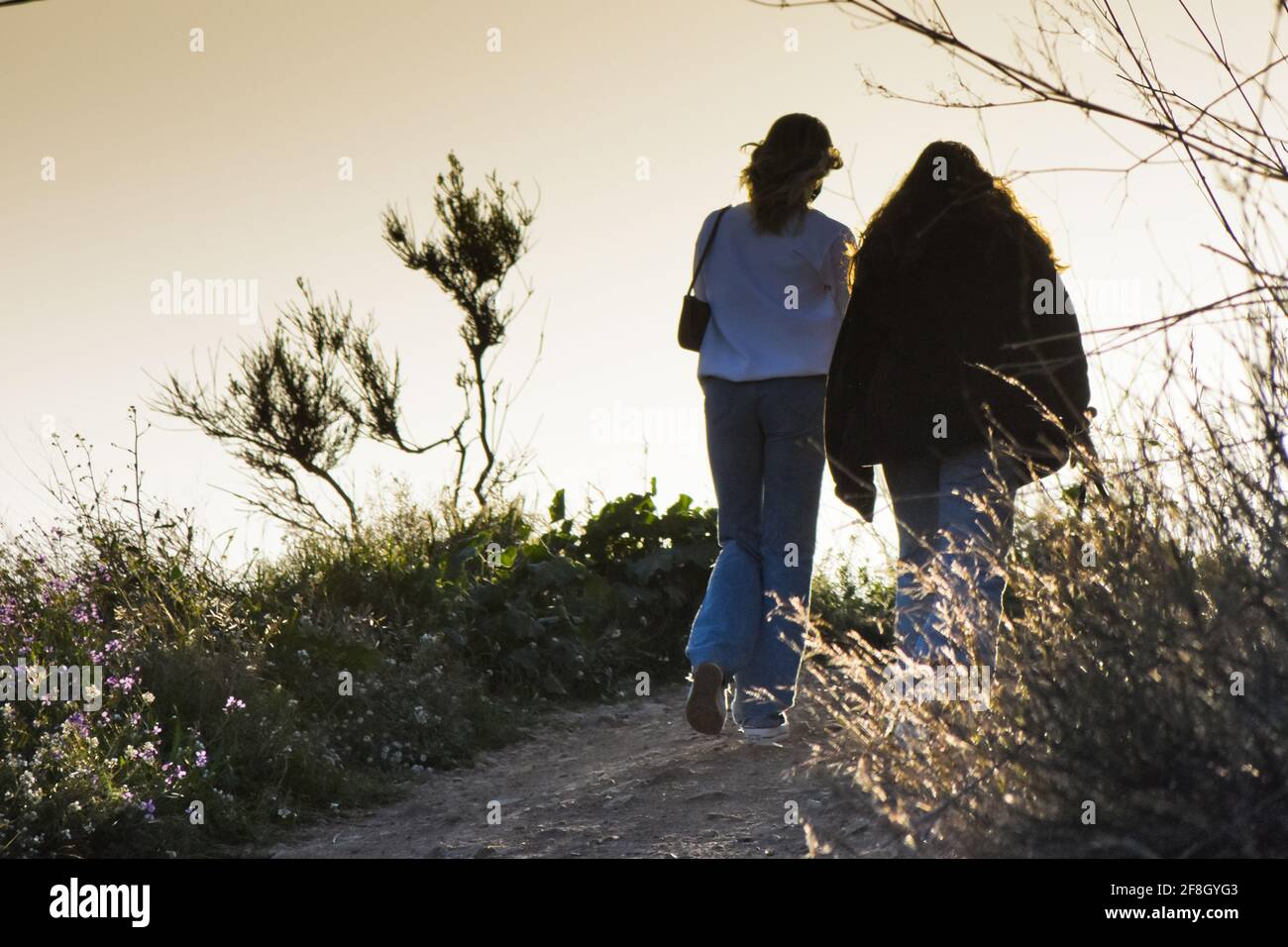 Teenagers girls rear view hi-res stock photography and images - Alamy