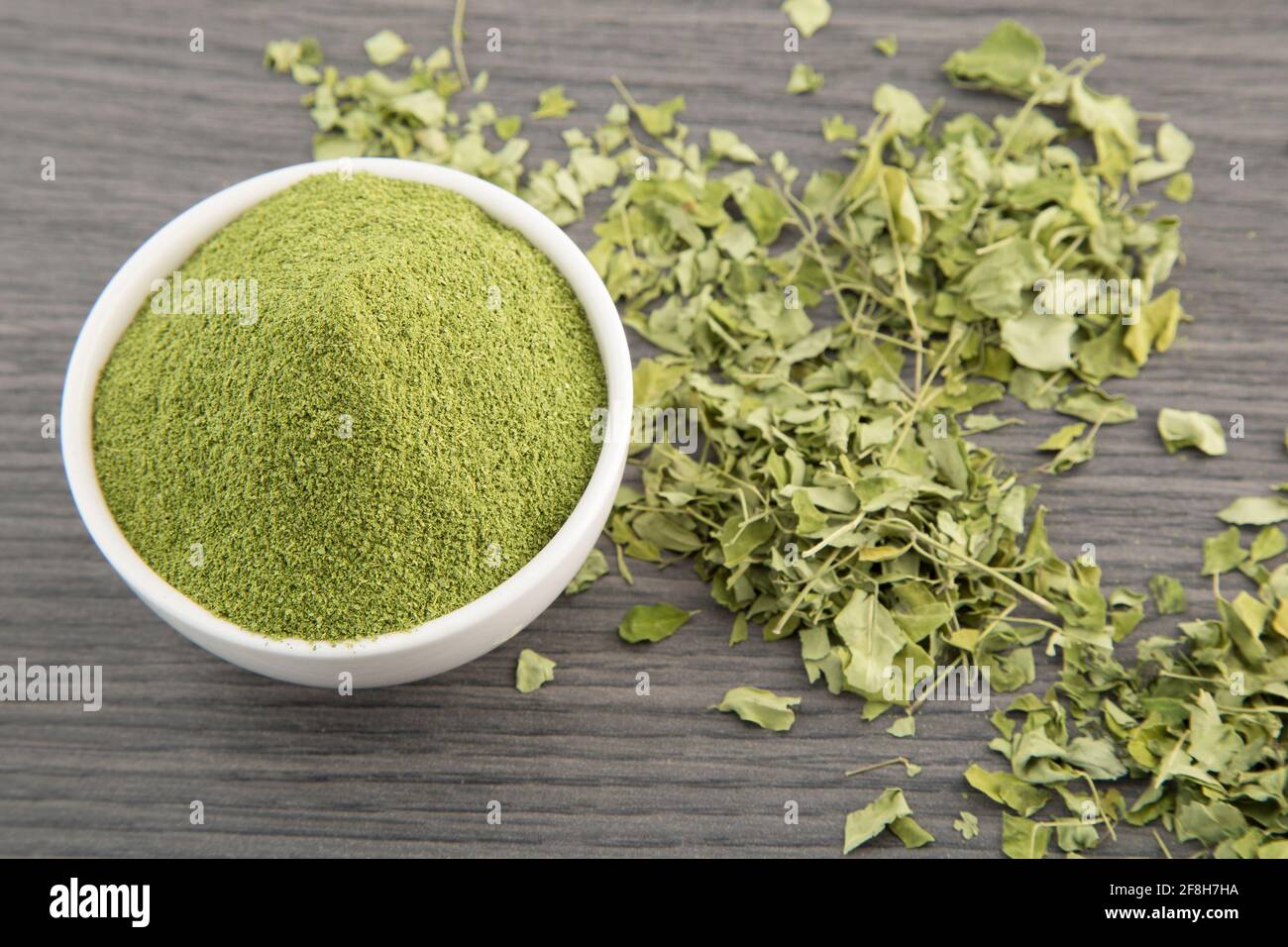 Moringa leaves and moringa powder - Moringa oleifera Stock Photo - Alamy
