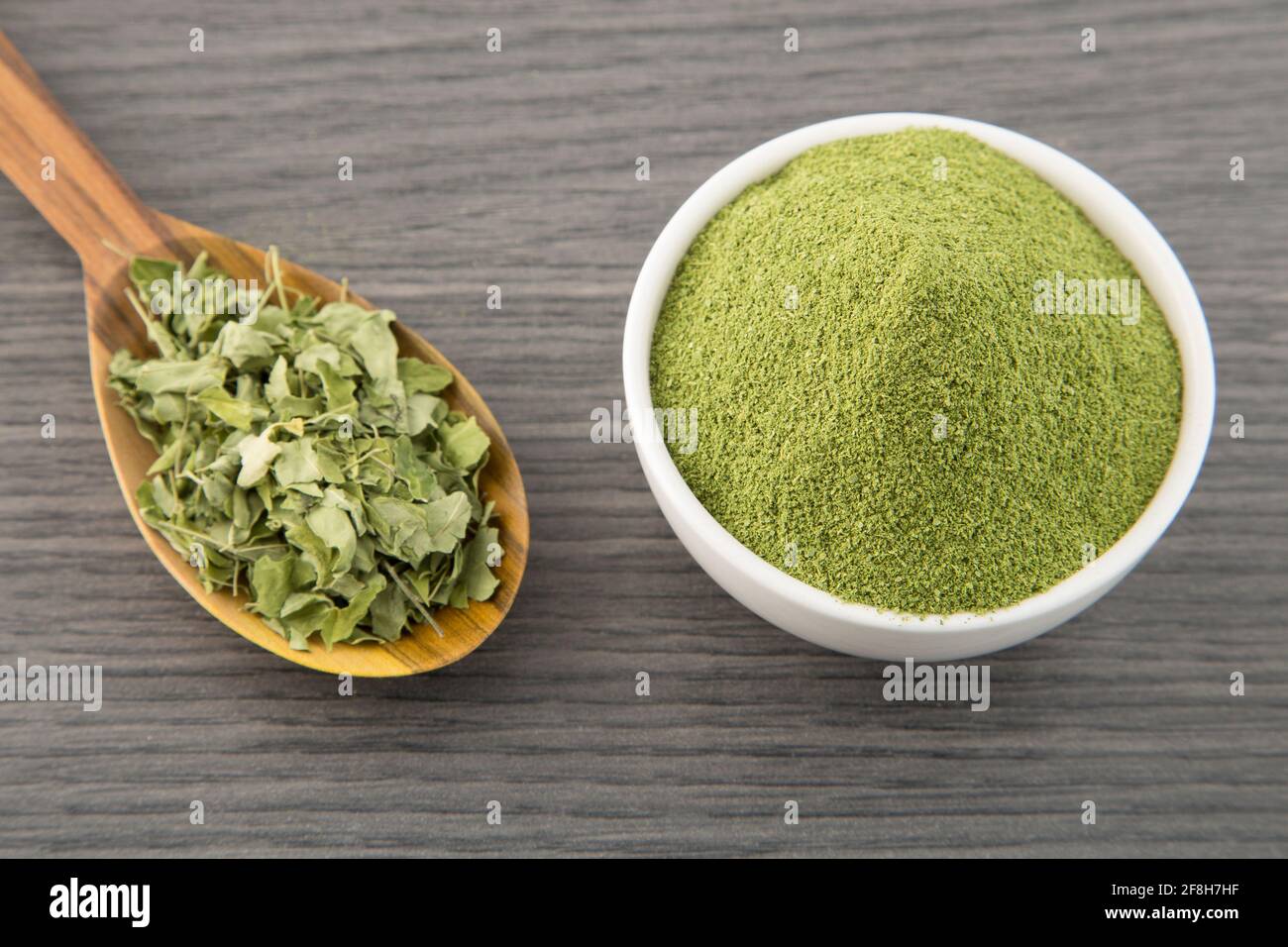 Moringa leaves and moringa powder - Moringa oleifera Stock Photo - Alamy