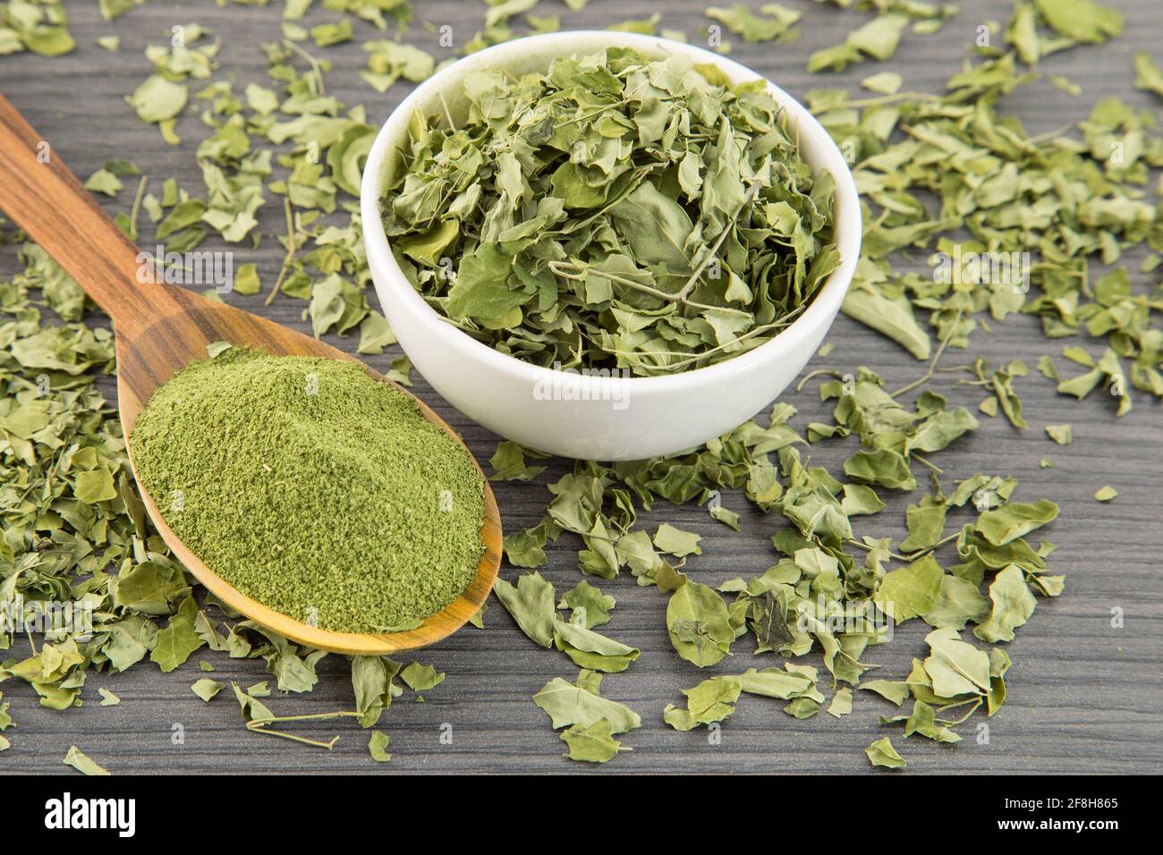 Moringa leaves and moringa powder - Moringa oleifera Stock Photo - Alamy