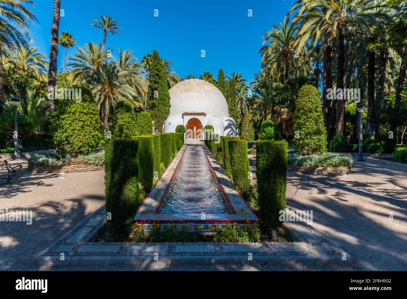 White rotunda inside of El Palmeral municipal park in Elche, Spain ...