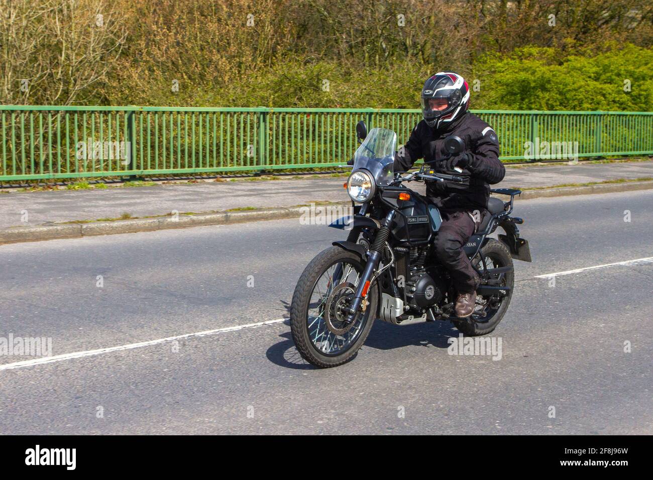 Royal enfield himalayan adventure bike hi-res stock photography and ...