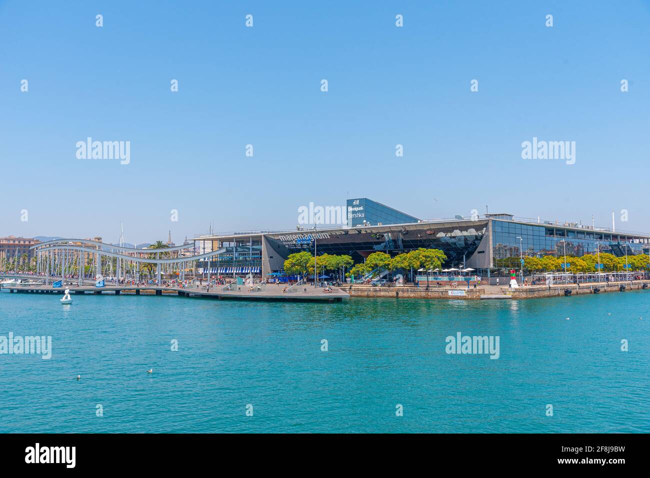 Barcelona seafront people sunny hi-res stock photography and images - Page  2 - Alamy