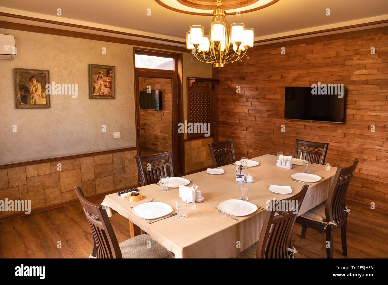 Modern restaurant banquet event room interior Stock Photo - Alamy