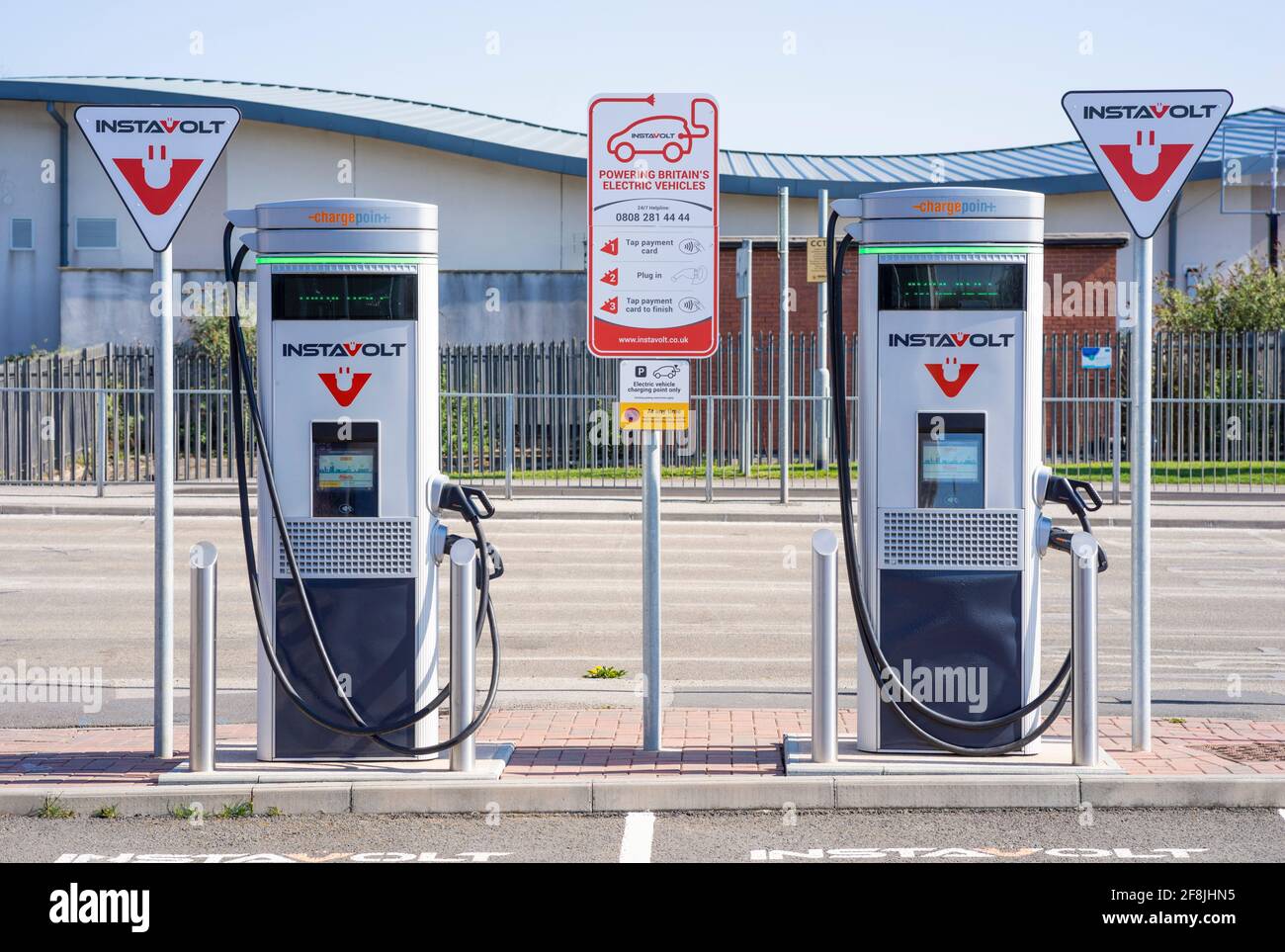 Electric car charging point sign hires stock photography and images