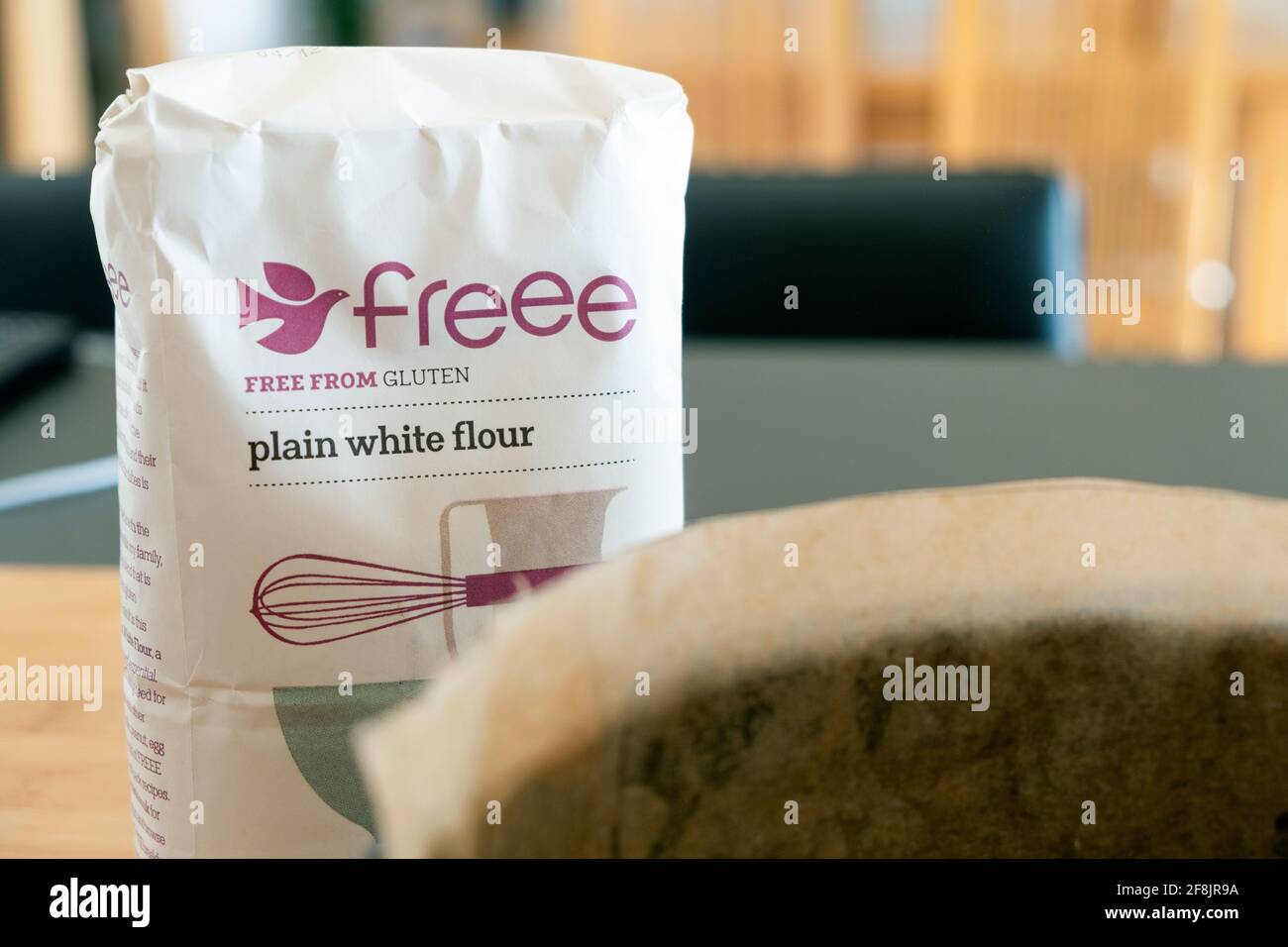 An unopened 1kg packet of Dove Farms Gluten Free plain flour. The