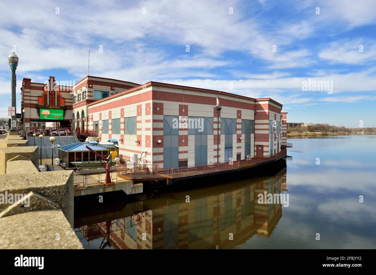 Aurora, Illinois, USA. The Hollywood Casino on the shore of the Fox River. Stock Photo