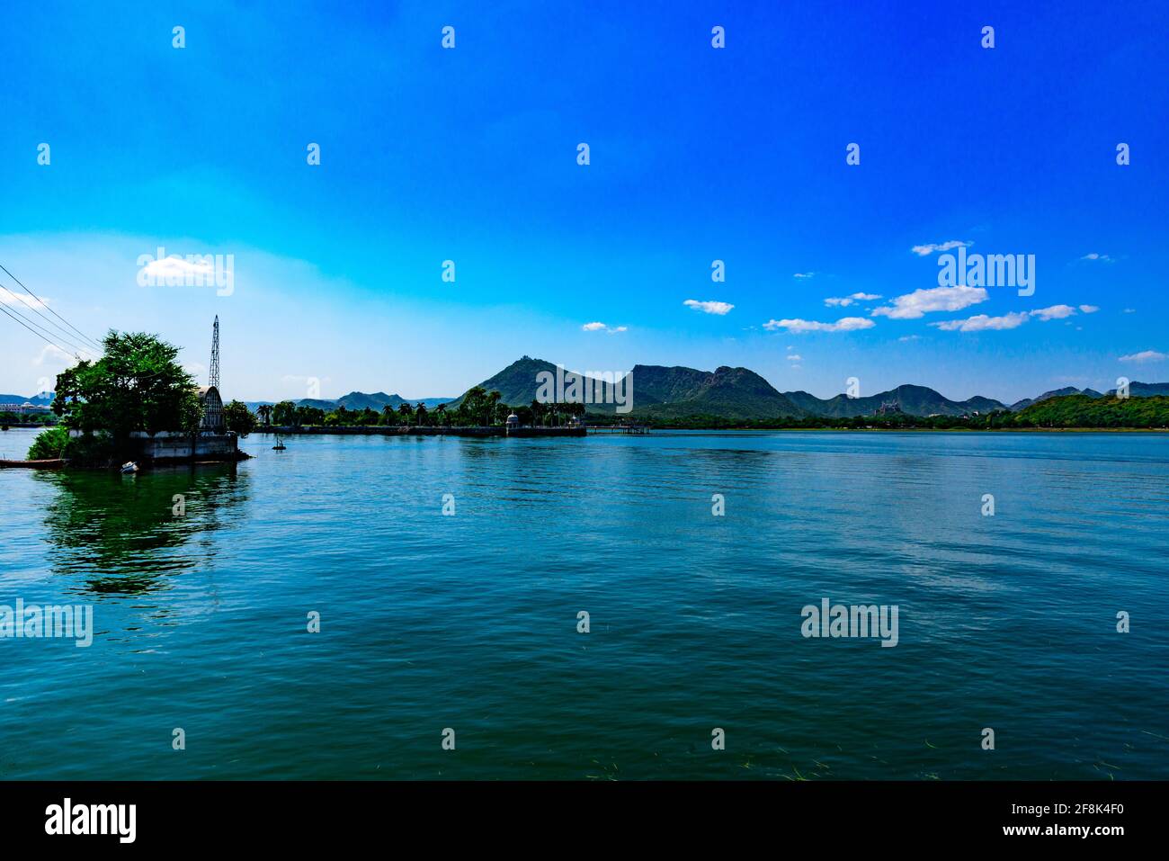 Mesmerizing view of Fateh Sagar Lake situated in the city of Udaipur, Rajasthan, India. It is an artificial lake constructed north-west of city, named Stock Photo