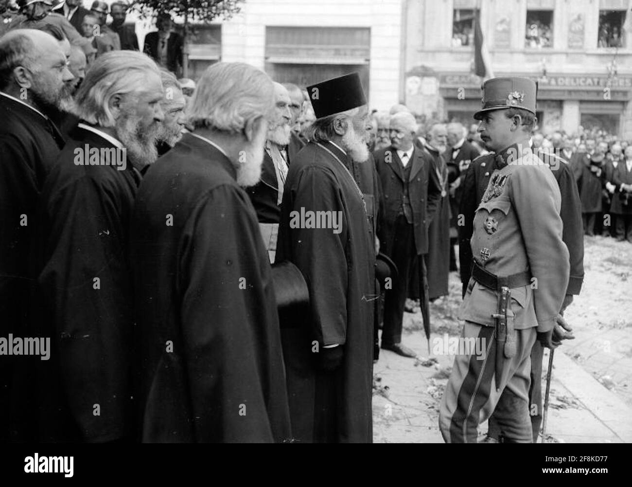 Visit of Emperor Karl I to Czernowitz The Emperor in conversation with