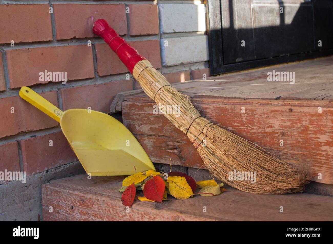 Spade and broom hires stock photography and images Alamy
