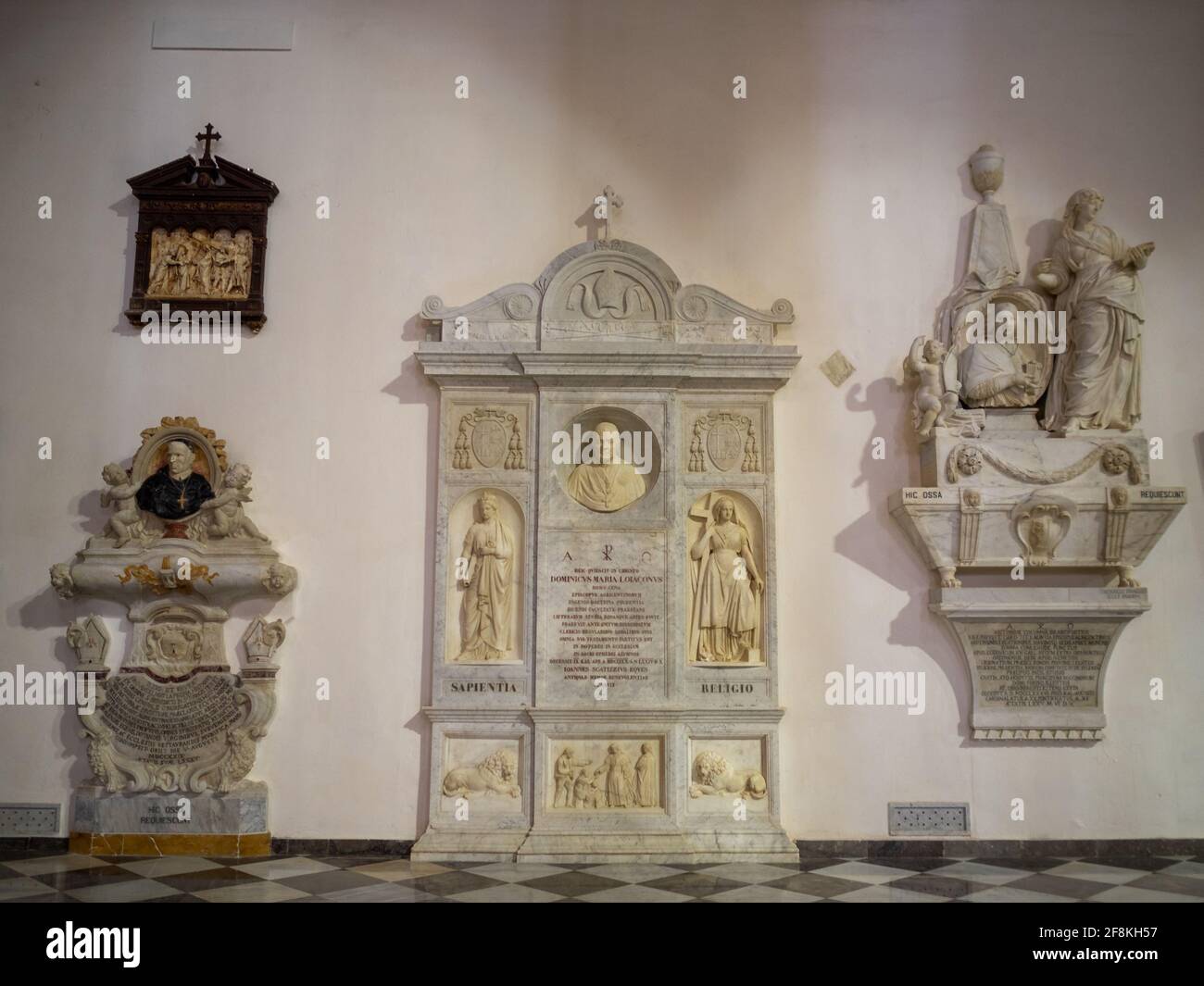Tombs inside hi-res stock photography and images - Alamy