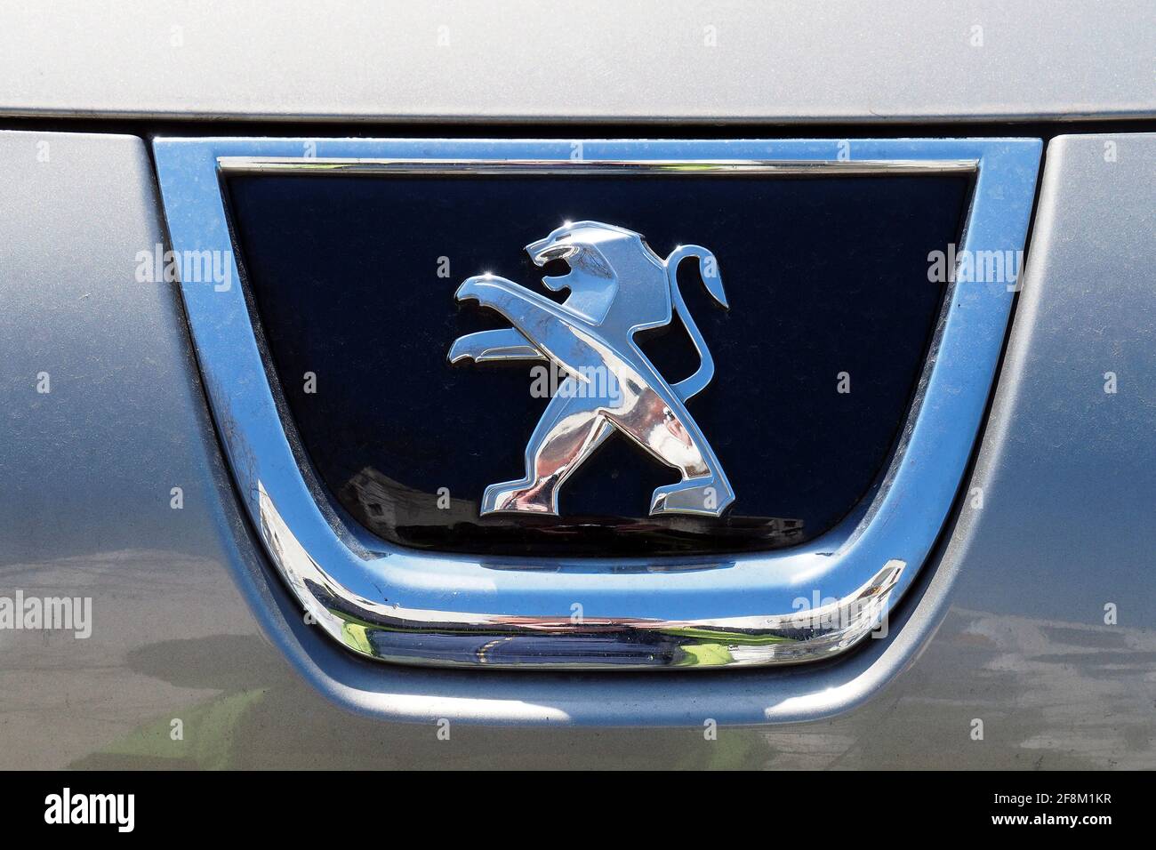Peugeot|logo High Resolution Stock Photography and Images - Alamy