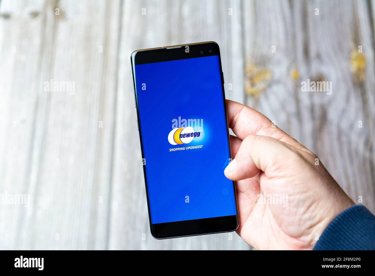 Newegg shopping mobile app hi-res stock photography and images - Alamy