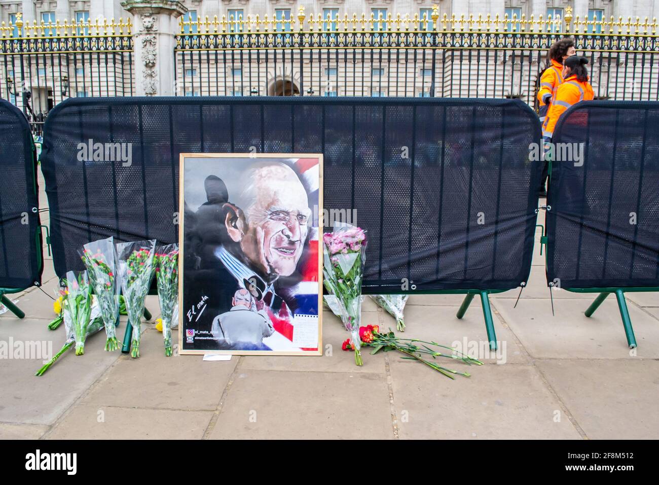 BUCKINGHAM PALACE, LONDON, ENGLAND 10 April 2021 Floral tributes