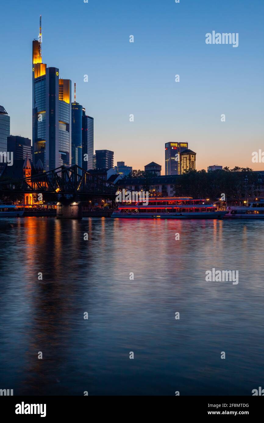 Buildings waterfront main river frankfurt hi-res stock photography and ...