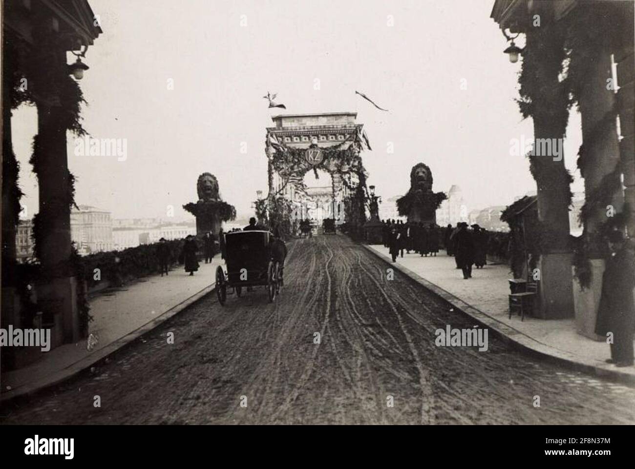 Dual coronation hi-res stock photography and images - Alamy
