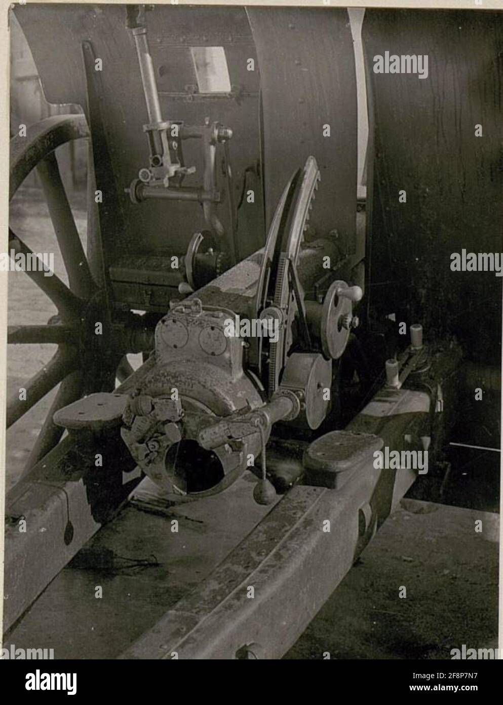 Closure of a captured Italian 7.5cm howitzer, pattern 1911 Stock Photo ...
