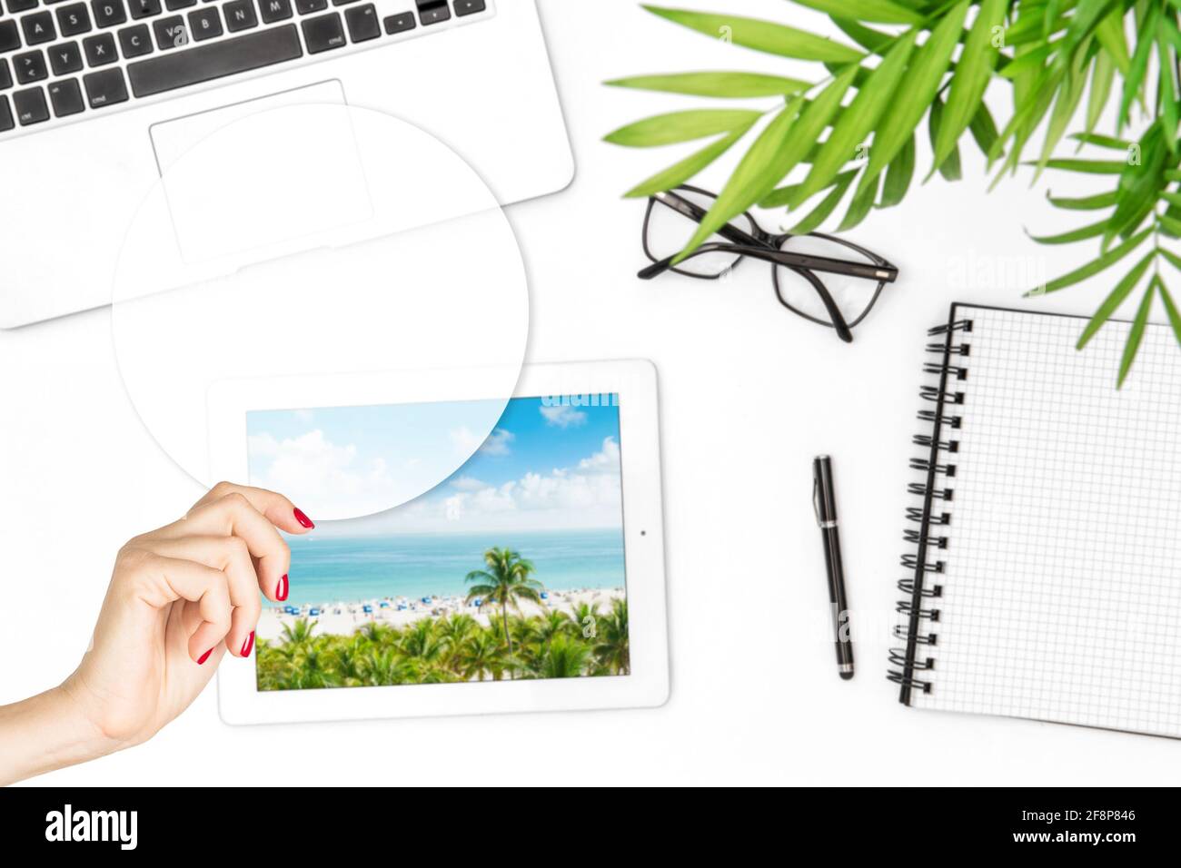 Transparent ticker mockup for motivation quotes. Female hand holding blank card mock up Stock Photo