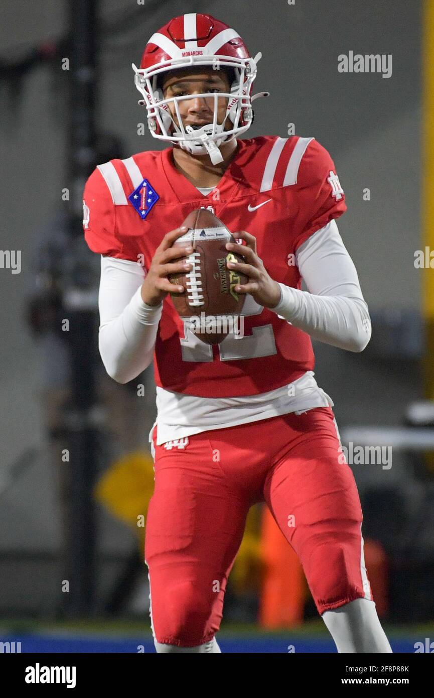 Santa Ana, United States. 03rd Mar, 2021. Mater Dei Monarchs quarterback  Elijah Brown (12) during a high school football game against Servite,  Saturday, Apr 3, 2021 in Santa Ana, Calif. Mater Dei