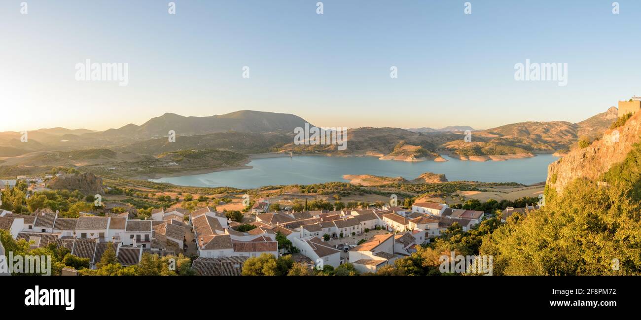 Beautiful view of the buildings and the lake of Zahara de la Sierra ...
