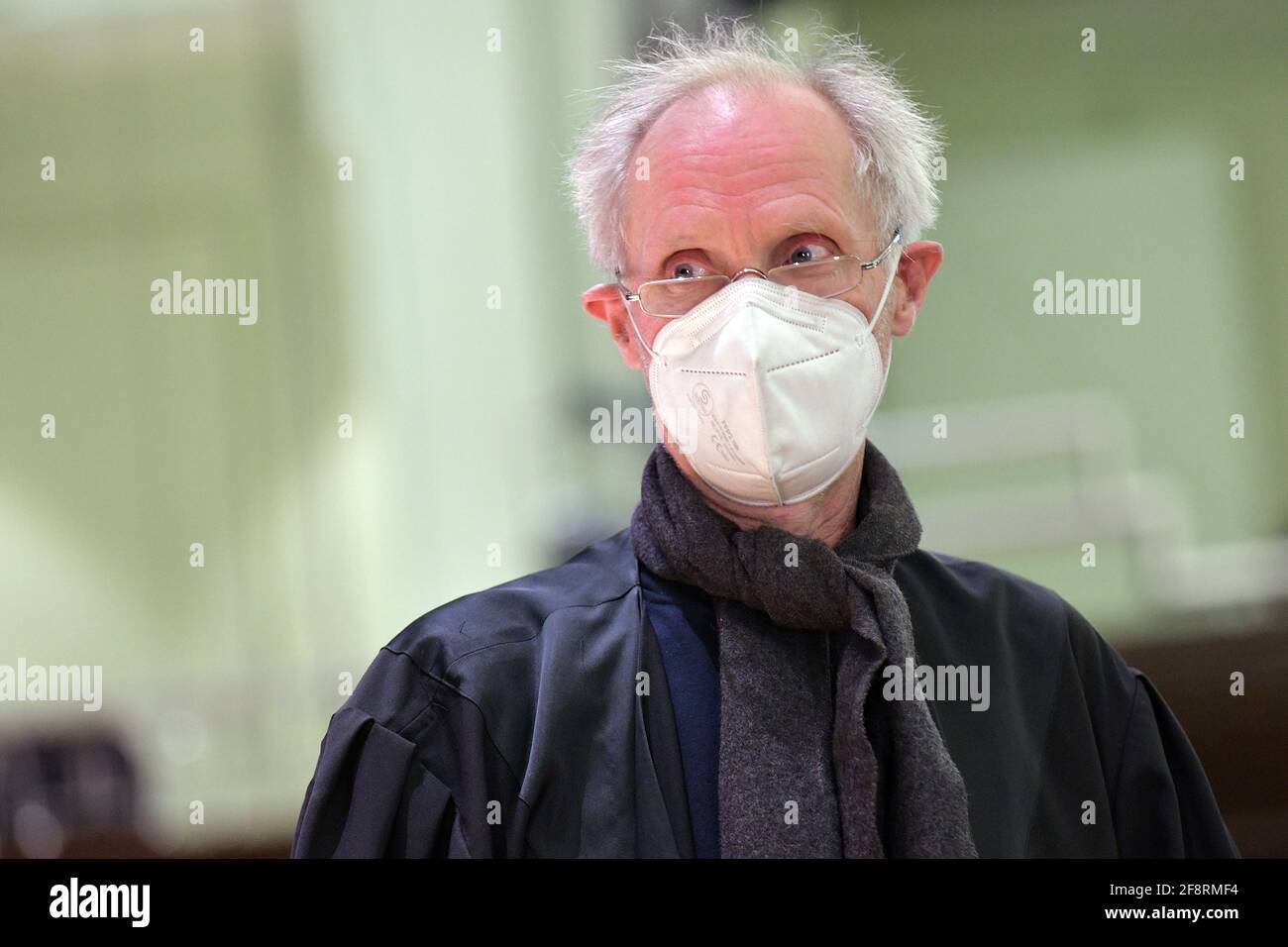 Bremen, Germany. 15th Apr, 2021. Johannes Eisenberg is representing the former head of the Bremen branch of the Federal Office for Migration and Refugees (BAMF). The defendant is accused of taking advantage and other offences. Credit: Michael Bahlo/dpa/Alamy Live News Stock Photo