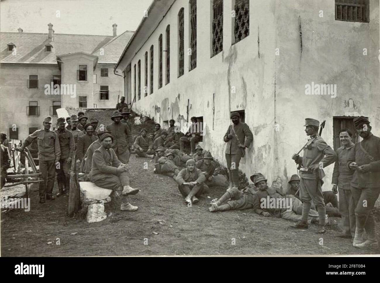 Italian prisoners war captured hi-res stock photography and images - Alamy