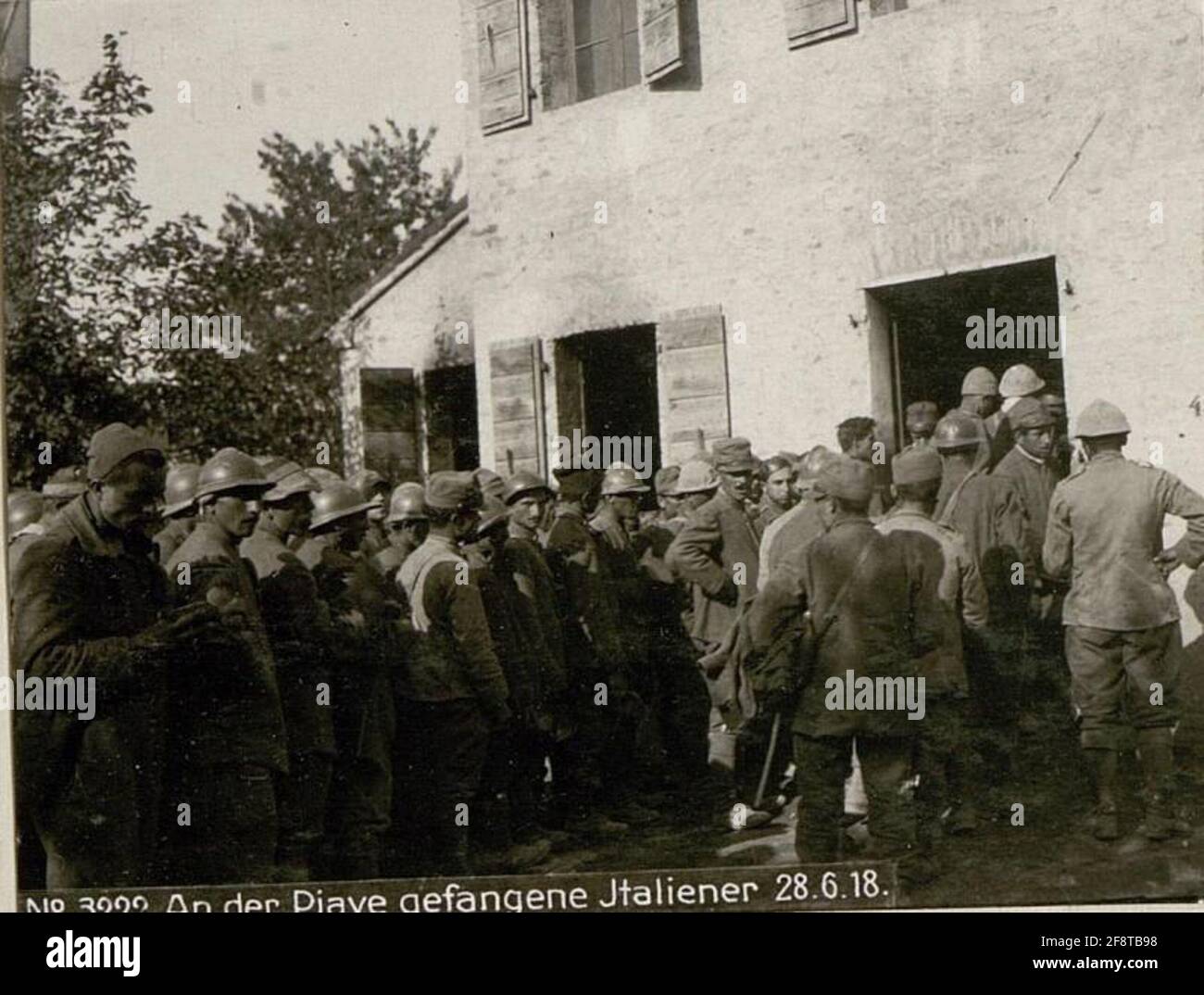 Italian prisoners war captured hi-res stock photography and images - Alamy