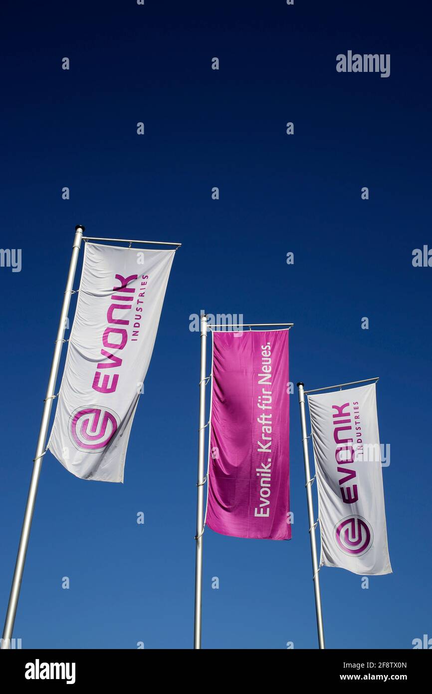 DEU, Deutschland, Essen, 11.10.2012: Banner von Evonik Industrie vor der Konzernzentrale in Essen. [(c) Michael Kneffel, Ruettenscheider Str.36, 45128 Stock Photo