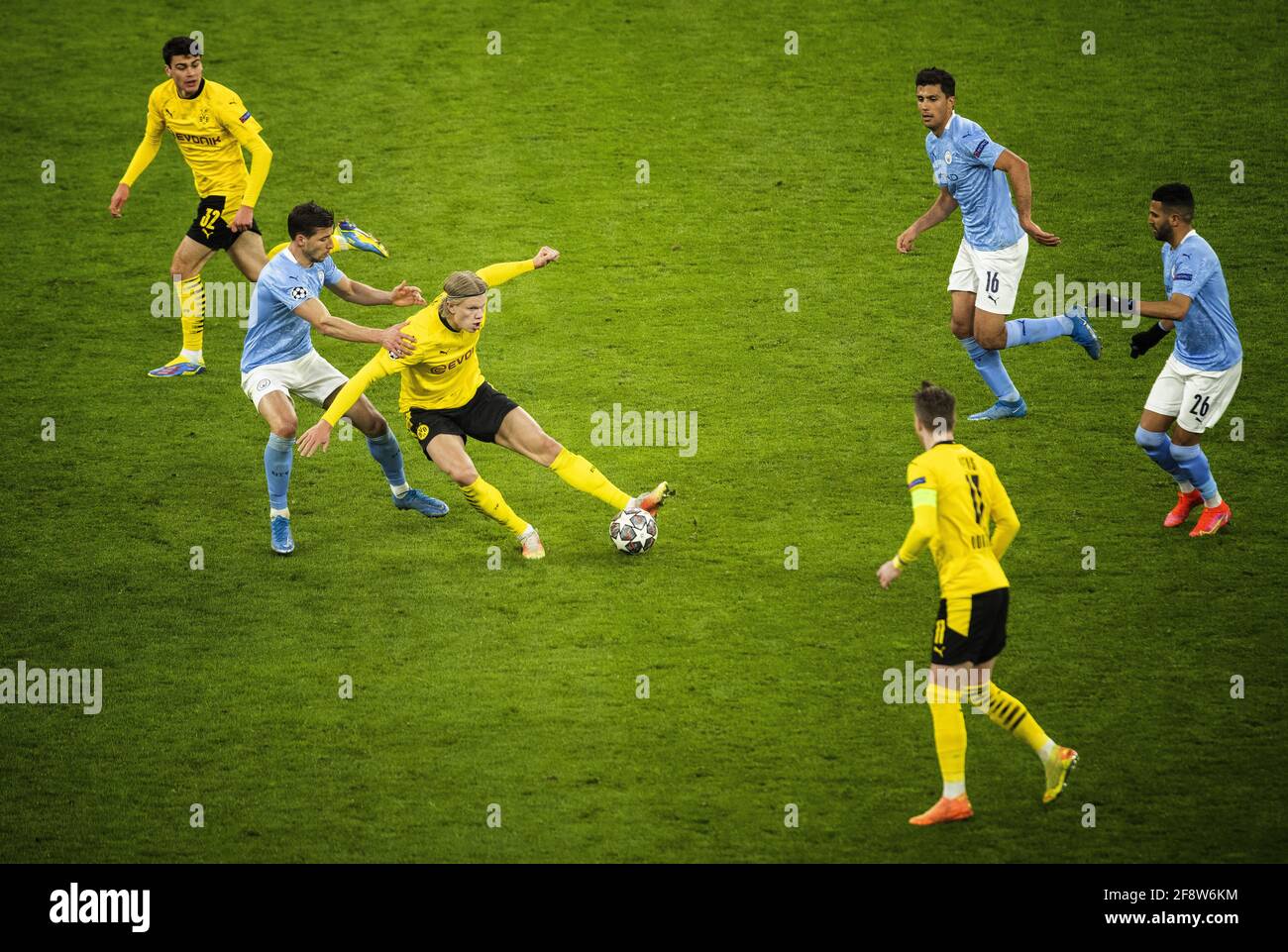 Erling Haaland (BVB), Marco Reus (BVB), Ruben Dias (City), Rodrigo (City), Riyad Mahrez (City) Borussia Dortmund - Manchester City 14.04.2021, Fussbal Stock Photo