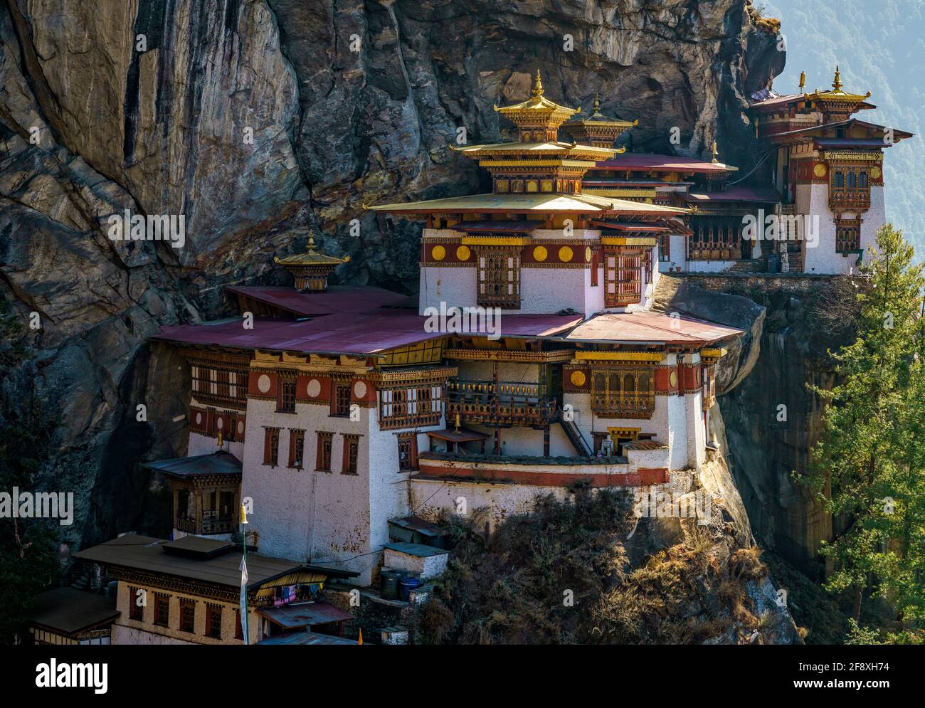 Building in mountains, Tigers Nest (Taktshang Lhakhang), Paro, Bhutan Stock Photo