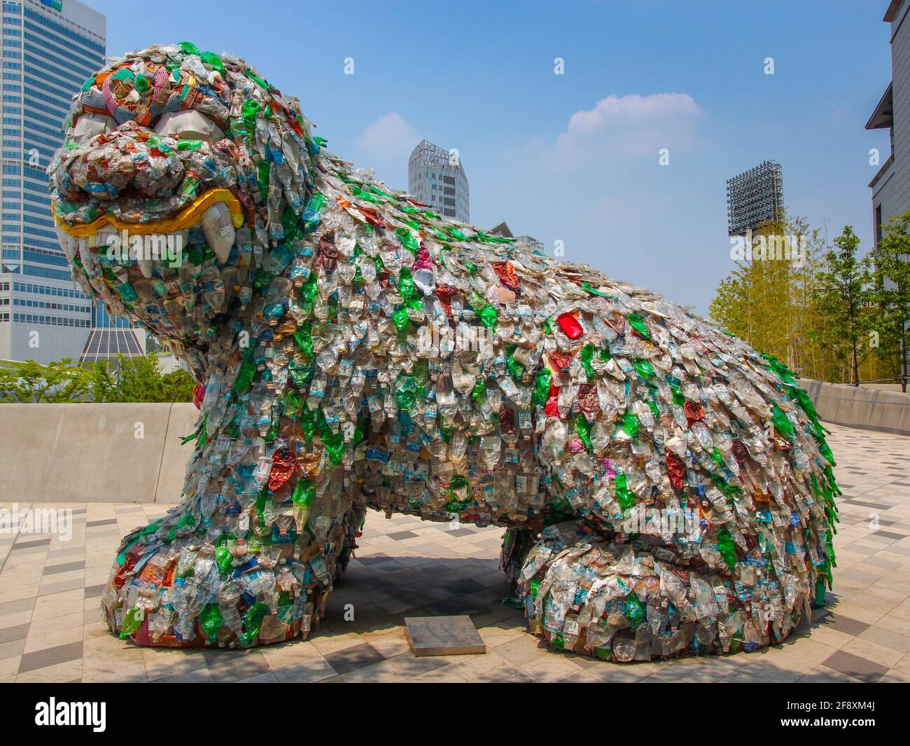 Plastic bottle sculpture hi-res stock photography and images - Alamy