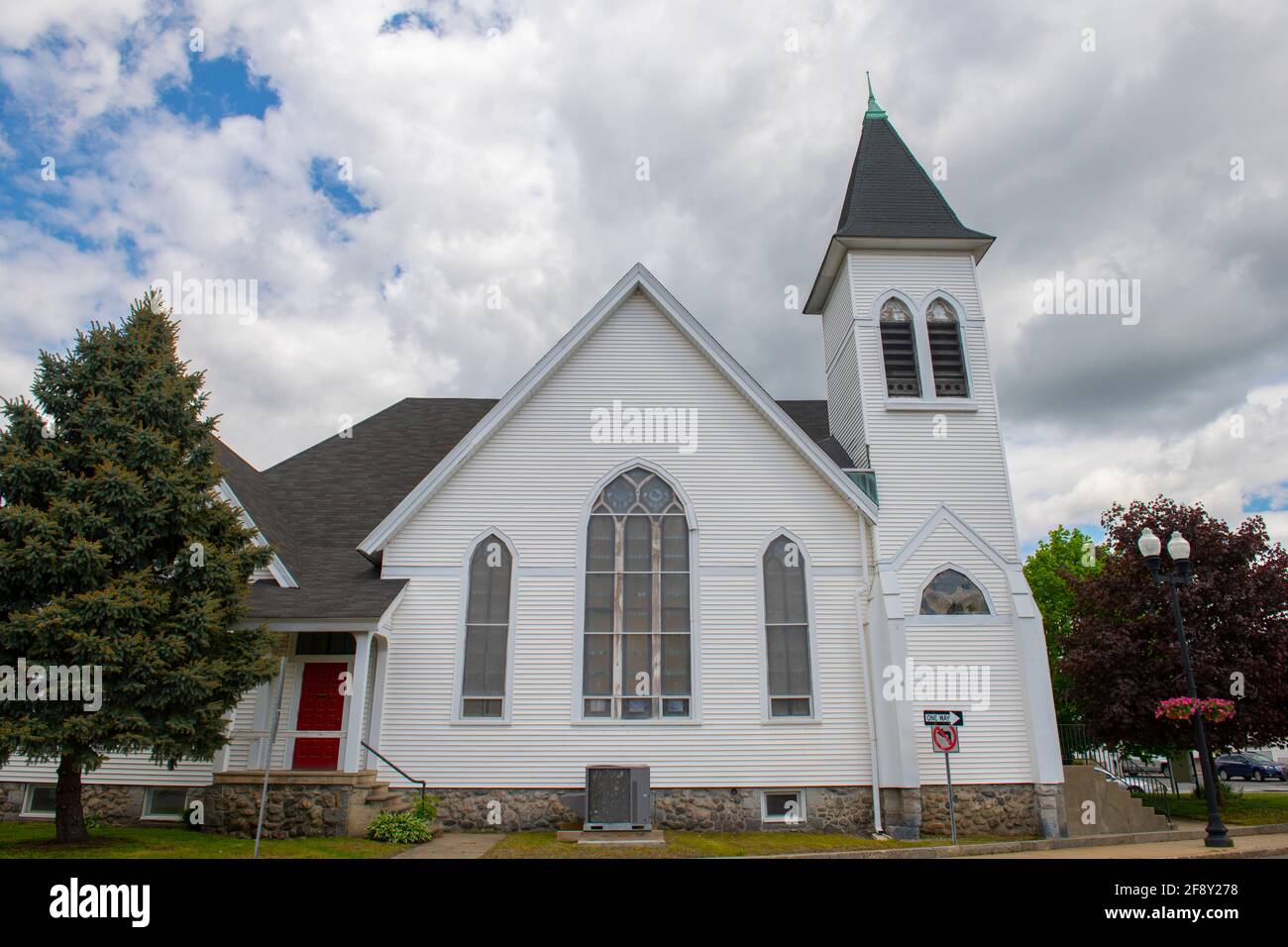 New Hope Fellowship Church on Main Street in Maynard historic town