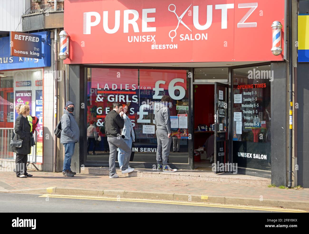 Haircuts High Resolution Stock Photography And Images Alamy