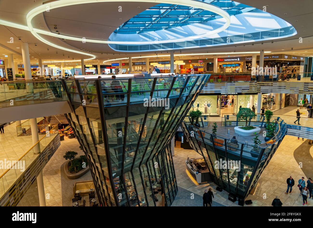 Glaspyramide hi-res stock photography and images - Alamy