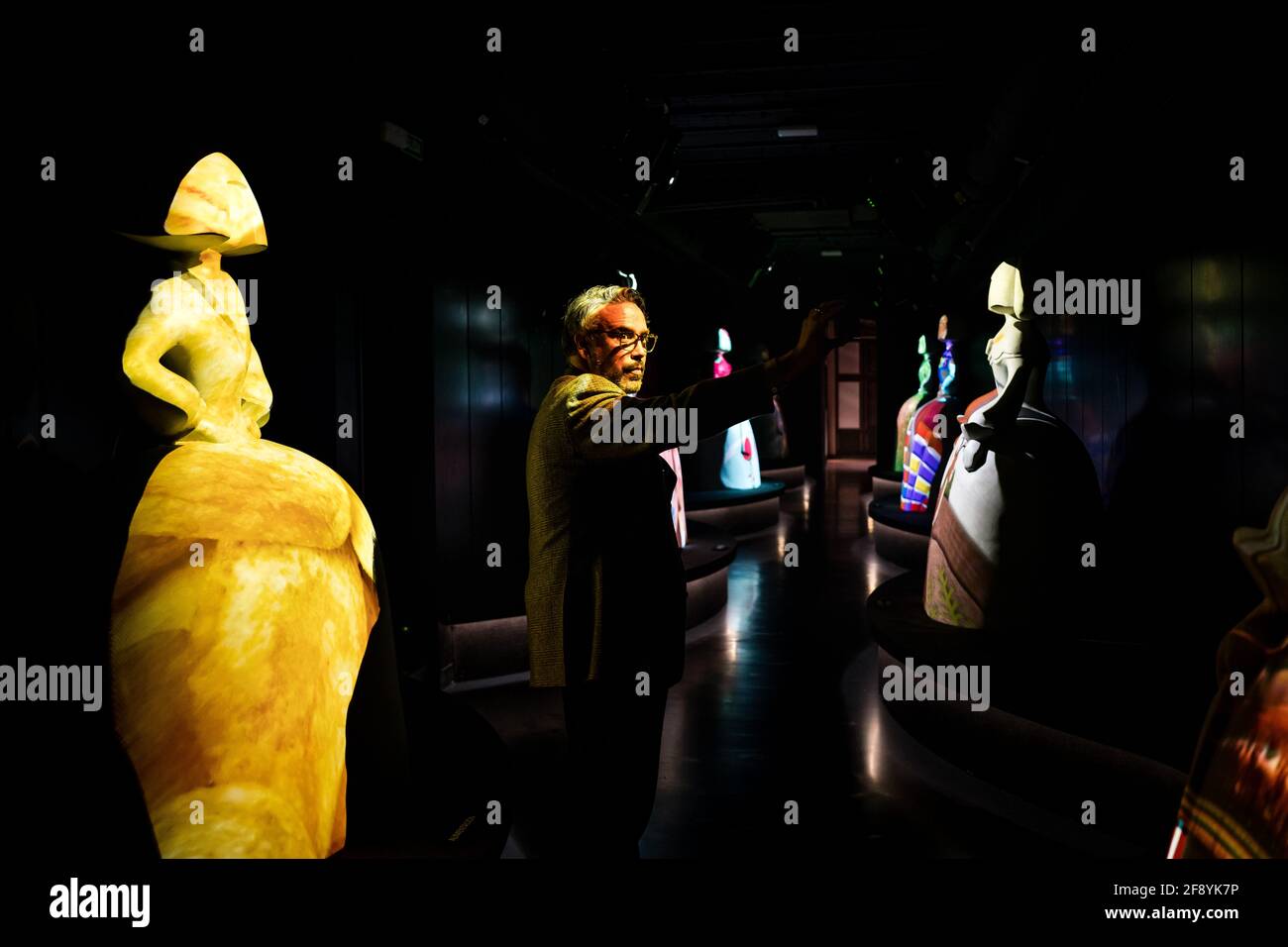A visitor takes a selfie with the meninas at the Velázques Tech during the inauguration.Within the framework of World Art Day the Interactive Museum of Velázquez, 'Velázquez tech' located on Calle Atocha 12, was inaugurated with the intention of being an immersive experience in the art of Diego Velázquez and his Meninas. The museum has 8 rooms with dozens of high-tech projectors, where you can experience different ways of appreciating the art and history of this seventeenth-century Spanish painter who is recognized as one of the greatest exponents of Spanish, European painting and a master of Stock Photo