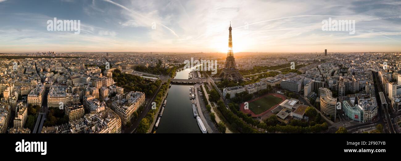 Eiffel Tower and River Seine at dawn, Paris, France, Europe Stock Photo