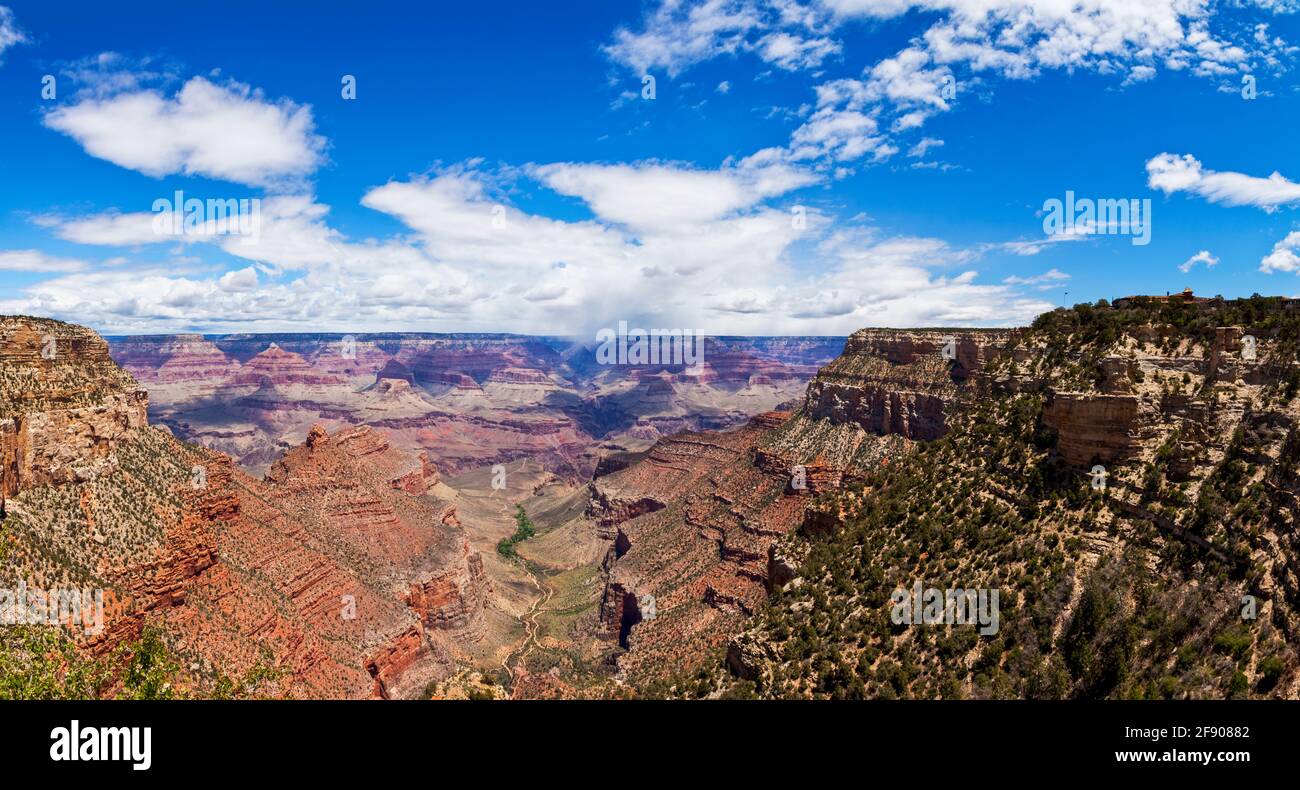 View of the Grand Canyon from the south rim, Arizona, USA Stock Photo