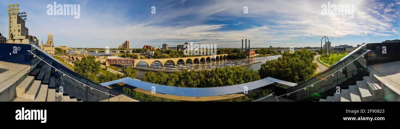 Guthrie Theater and Endless Bridge, Minneapolis, Minnesota, USA Stock Photo